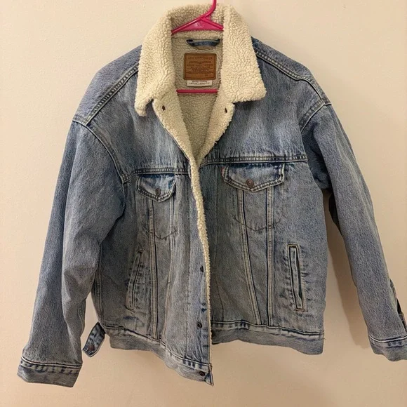 Levi's Light Blue Denim Jacket with Cream Sherpa - Picture 1 of 5